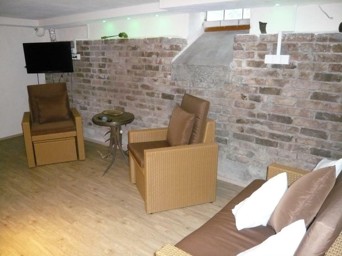 Pension Am Weinberg Мезених Экстерьер фото